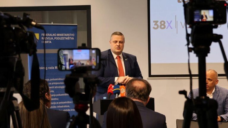 Mijatović: Različita mišljenja ne smiju biti izgovor za progon. Facebook