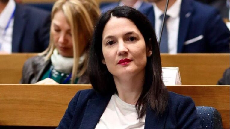 Jelena Trivić. Facebook
