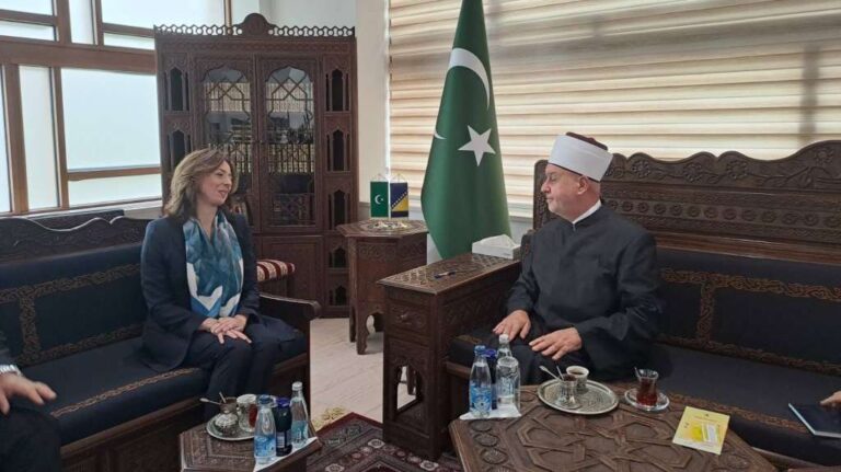 Ministrica Bošnjak i reisul-ulema Kavazović. MINA