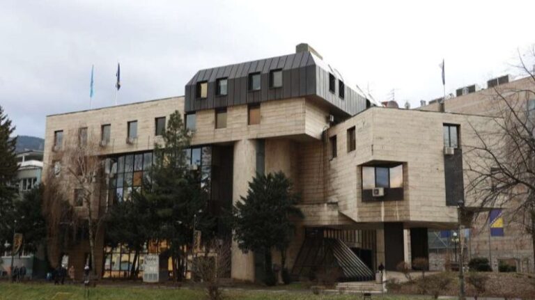 Najavljene sjednice. Fena