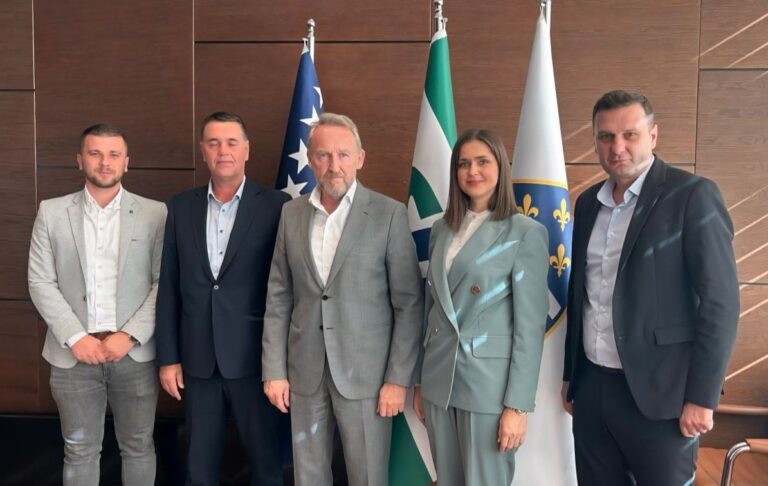 Tokom susreta. Facebook