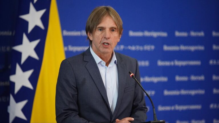 Kojović: Parlamentarna skupština treba preuzeti proces. Avaz