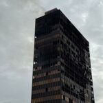 Vatra progutala Vjesnikov neboder u Zagrebu, padaju dijelovi fasade