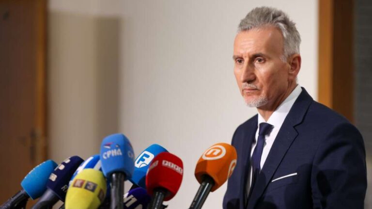 Kemal Ademović. FENA