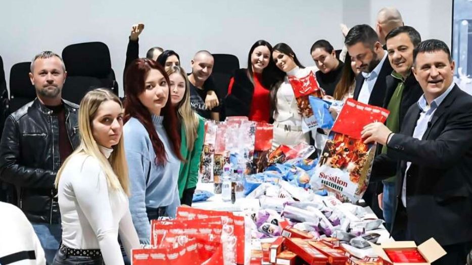 Banjalučki SNSD. Facebook