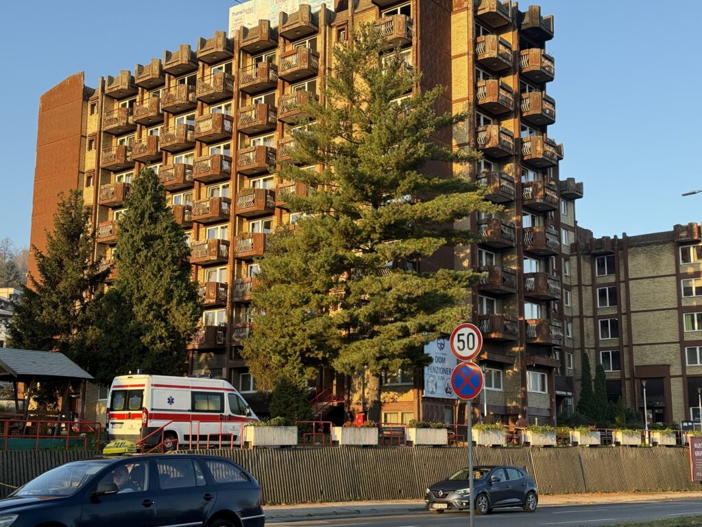 Preminula još jedna osoba povrijeđena u požaru u Domu penzionera Tuzla