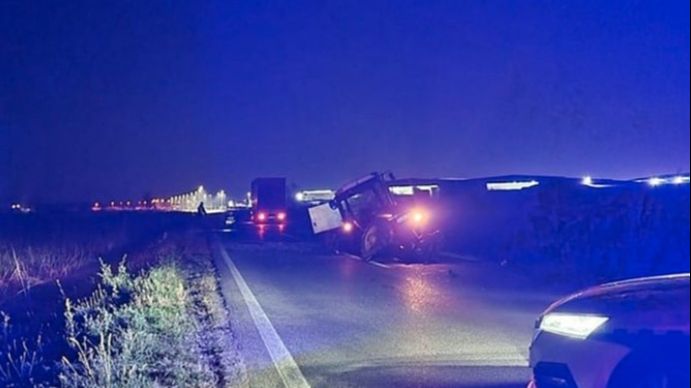 Teška nesreća kod Bijeljine: Traktor prepolovljen, jedna osoba povrijeđena