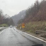 Stanje na putevima: Saobraća se po vlažnom kolovozu, oprez zbog učestalih odrona