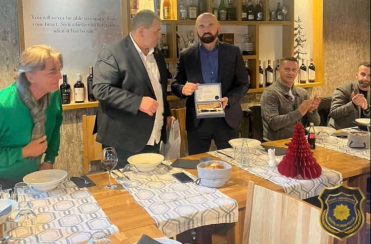 Poklon kolektiva Federalne uprave policije. FENA