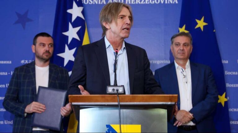 Magazinović, Kojović i Zvizdić. Fena