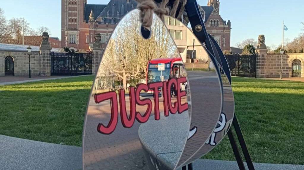 Almir Dervišević u novoj instalaciji prikazao suze onih nad kojima je počinjena i čini se nepravda