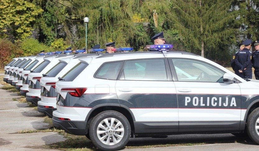 U tuzlanskoj školi dojavljena bomba: Evakuirani učenici