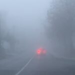 Stanje na putevima: Smanjena vidljivost zbog magle, učestali odroni