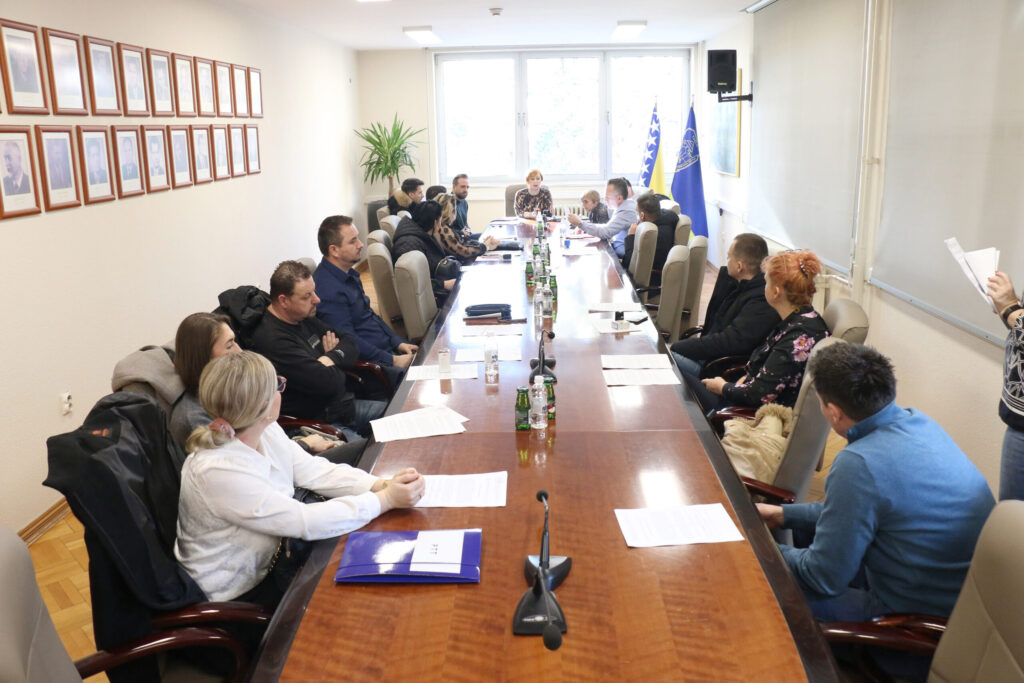 Grad Tuzla podržava zapošljavanje ranjivih kategorija – potpisani ugovori s 23 privredna subjekta