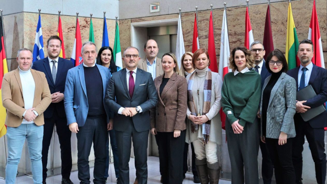 Soreka s predstavnicima poslovne zajednice. Platforma X