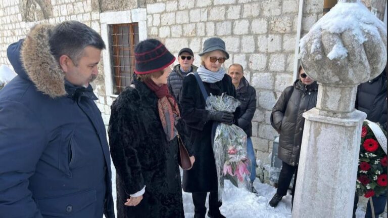 Obilježavanje godišnjice. Avaz