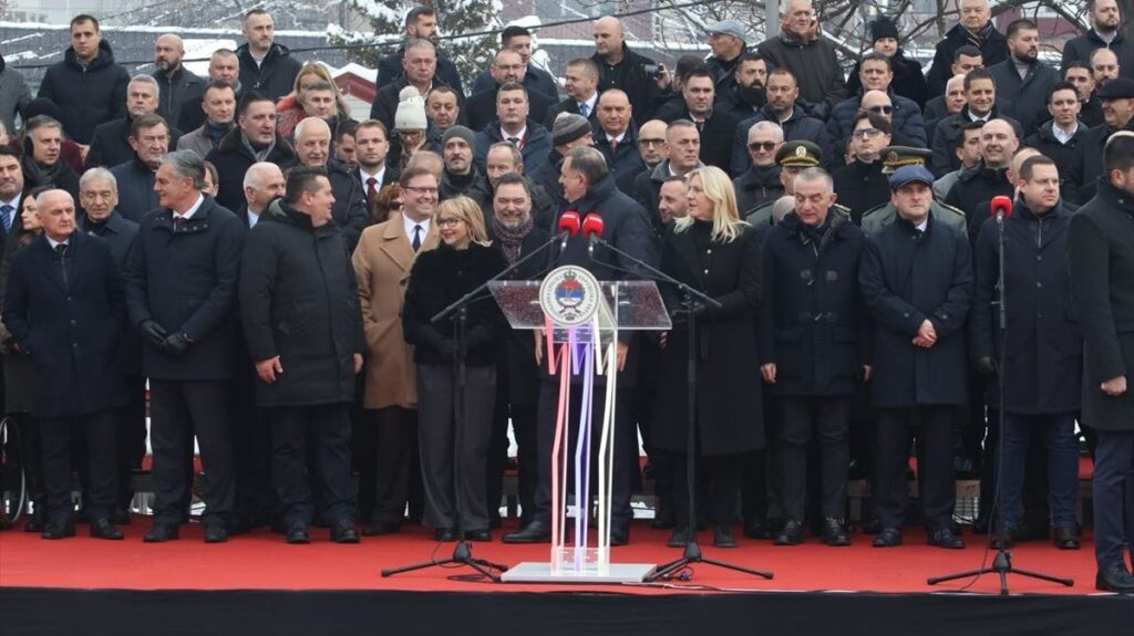 Defileom u Banjoj Luci obilježen neustavni “dan RS”