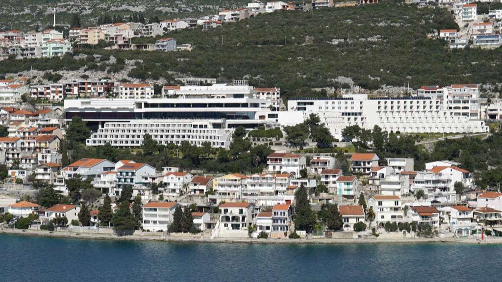 Neum. Fena