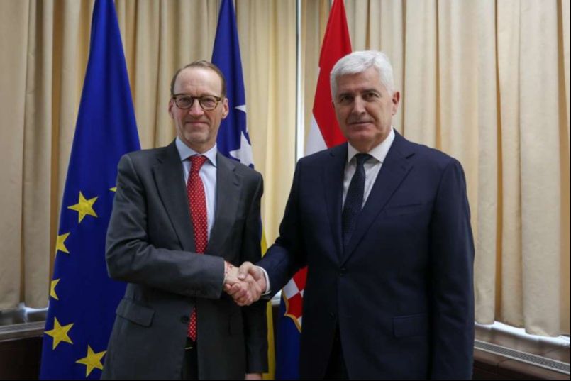 Divald sa Čovićem. Fena