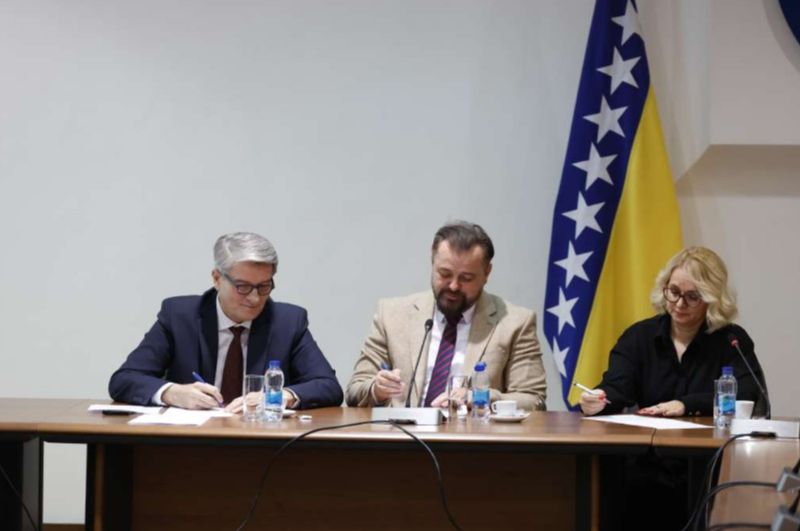 Potpisan sporazum. Fena