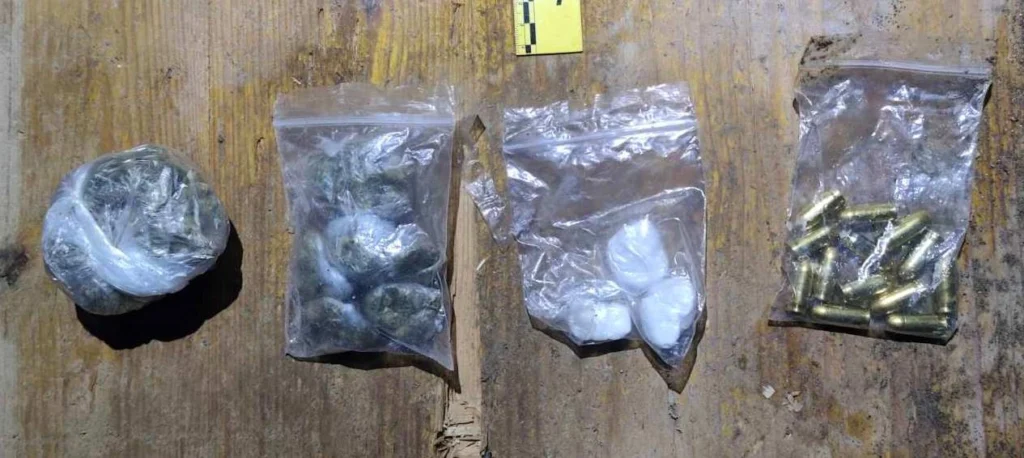 Velika akcija MUP-a TK: Tri lica lišena slobode, pronađeni opojna droga, oružje i eksplozivne naprave (FOTO)