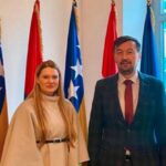 Ambasador BiH u Austriji istakao zastavu entiteta u uredu BiH