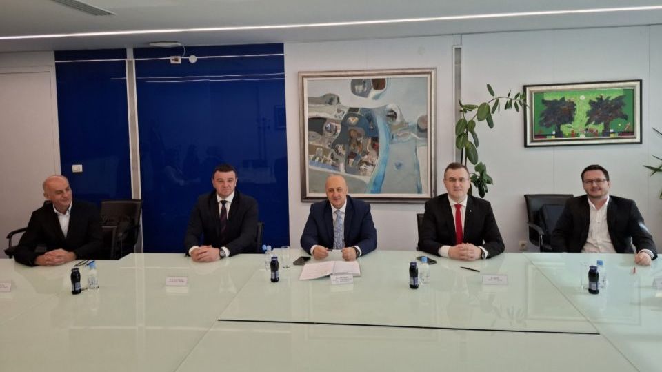 Potpisan ugovor o nabavci pet dampera za RMU Kakanj: Ulaganje iz sredstava dokapitalizacije vrijedno 10,75 miliona KM