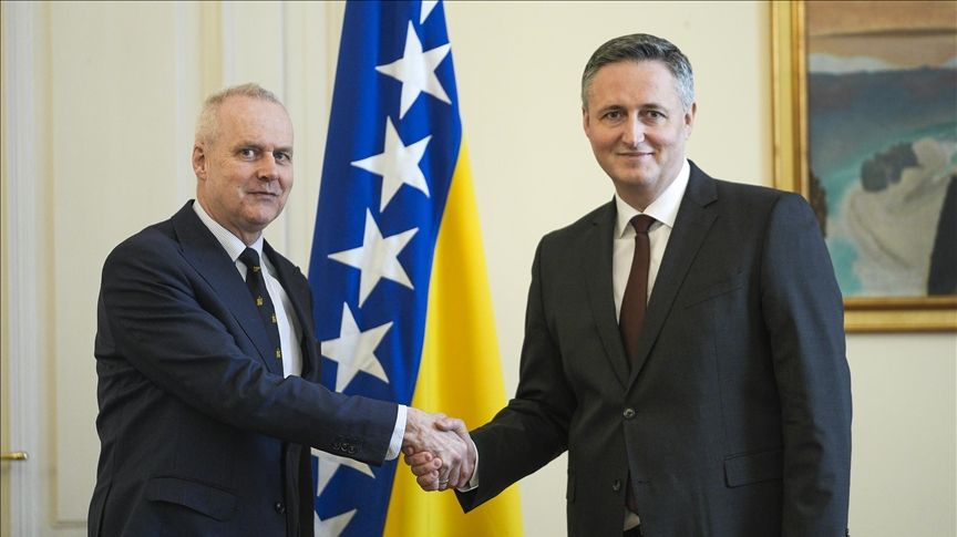 Bećirović s Rutteovim pomoćnikom. Anadolija