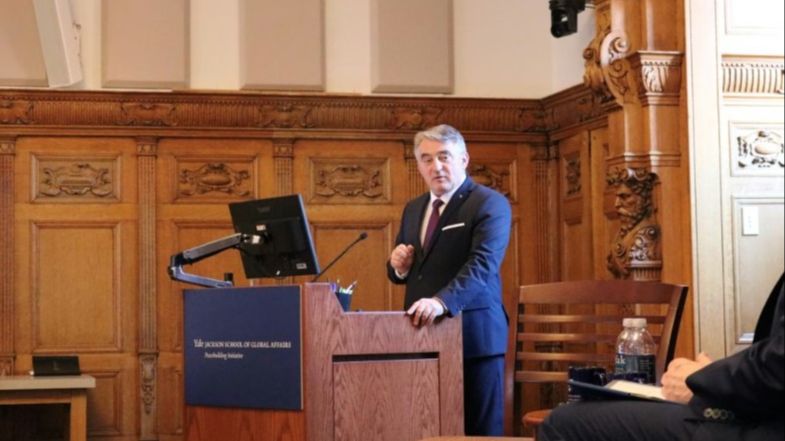 Komšić na Yaleu: Budućnost BiH nije da postane pijun, nego pouzdan akter