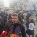 Učesnik protesta u Sarajevu: Uložili su 40 miliona i vozi se tramvaj iz ’77. godine u kojem se moja nana vozila