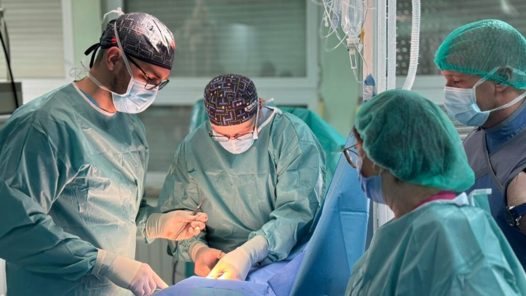 U UKC Tuzla ugrađeno više od 200 port katetera: Savremeni standard u liječenju onkoloških pacijenata