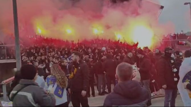 Zenica gori: BHFanaticosi u nezapamćenom korteu krenuli ka stadionu