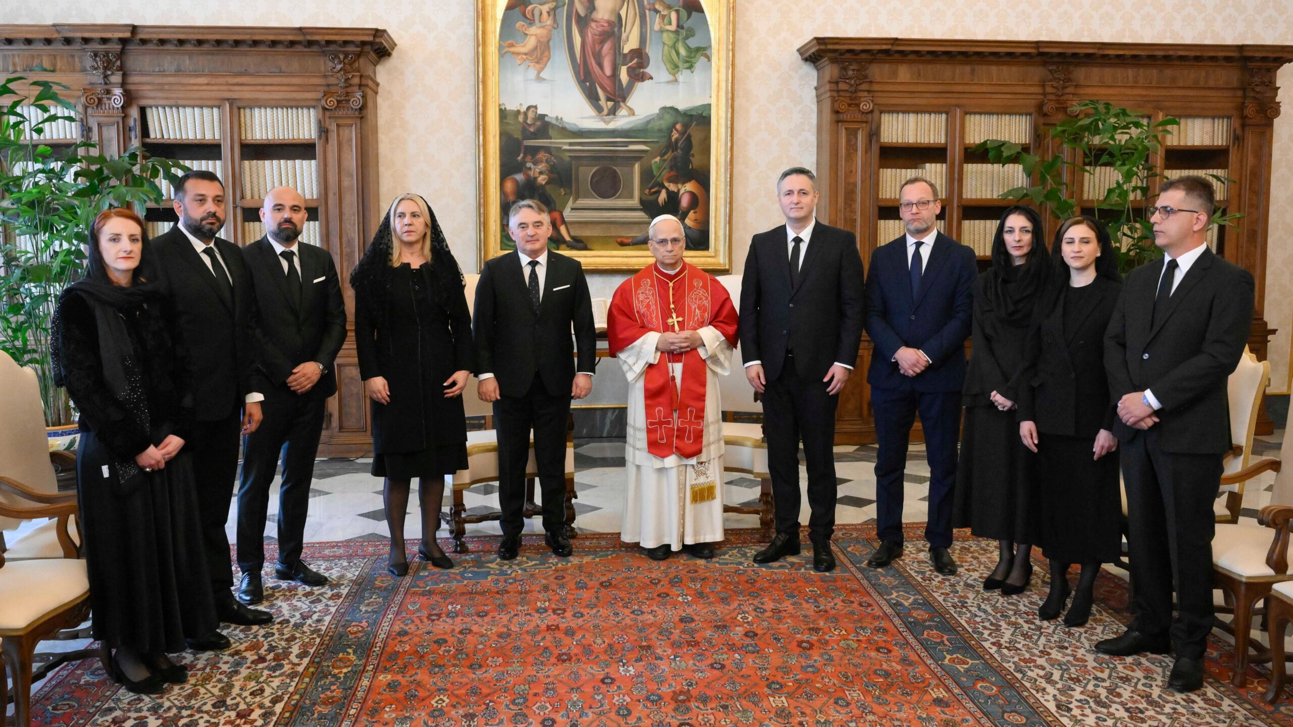fotografisanje nakon Komšićevog sastanka sa Papom. Predsjedništvo BiH