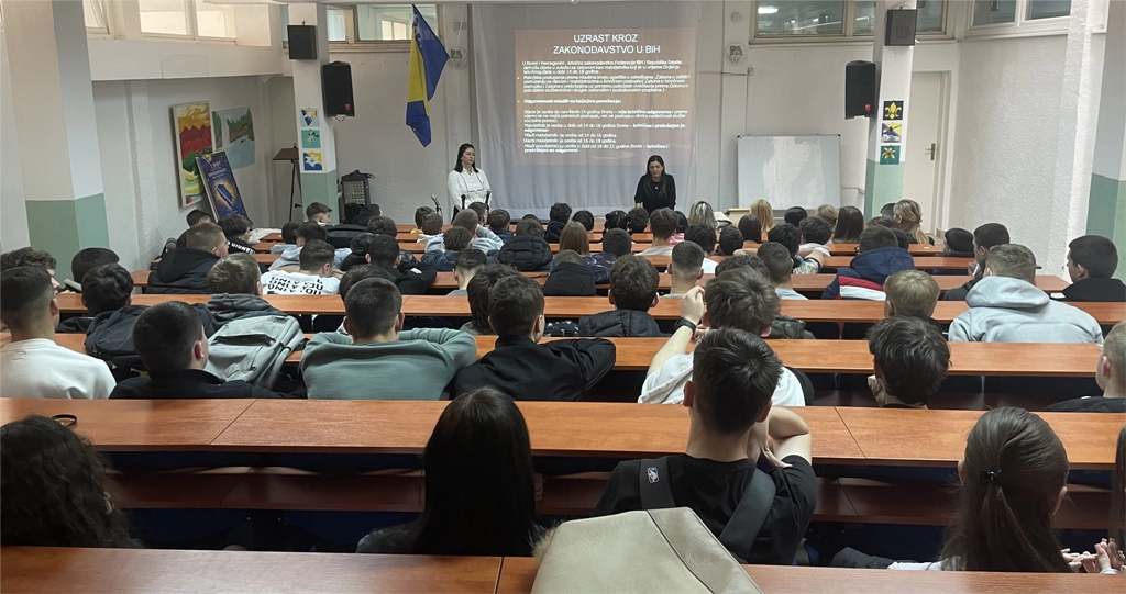 MUP TK: Održana edukativna predavanja u osnovnim i srednjim školama (FOTO)