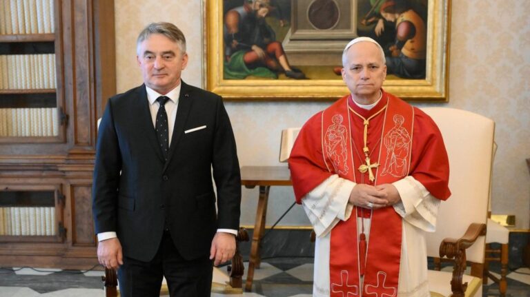 Članovi predsjedništva BiH u Vatikanu. Predsjedništvo BiH