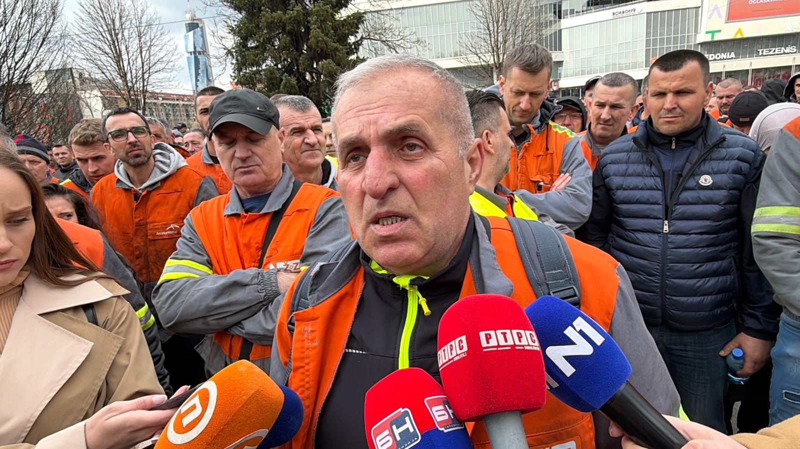 Hasan Mujezinović: Sina sam poslao u Njemačku, čekam kad će mi doći, a trebao je da radi u Željezari