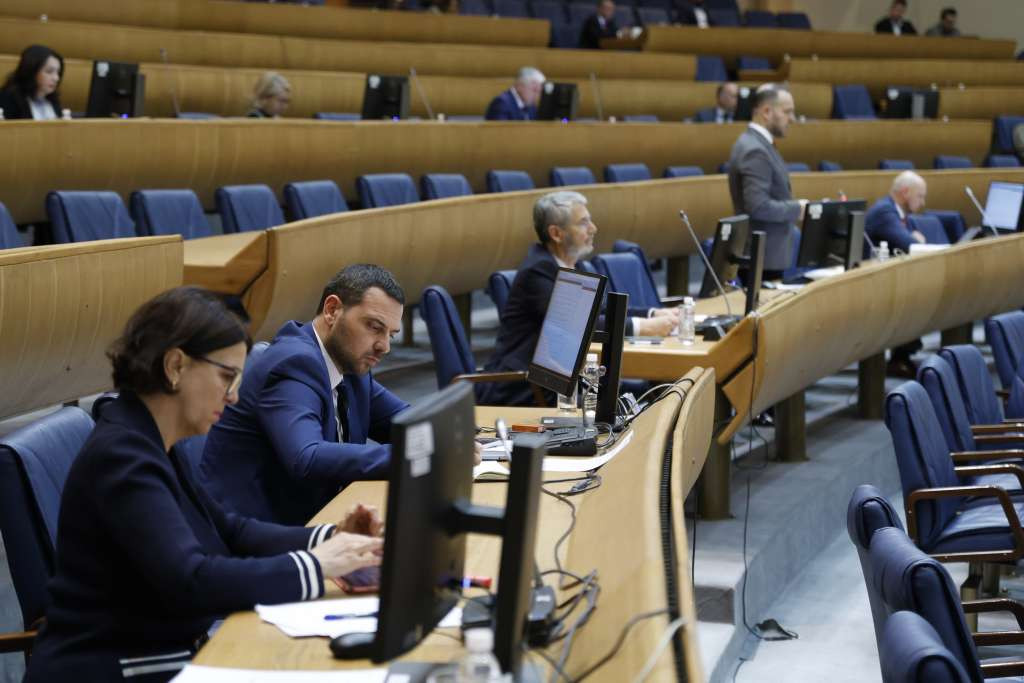 Klub poslanika SDP u PSBiH – VM sada konačno može ukinuti ili smanjiti iznos akciza na gorivo