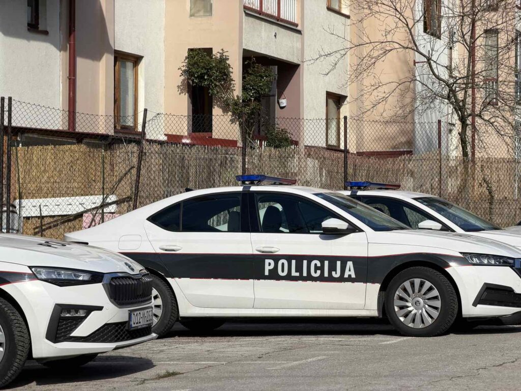 Dojave o bombama u više škola Tuzlanskog kantona, nastava obustavljena!