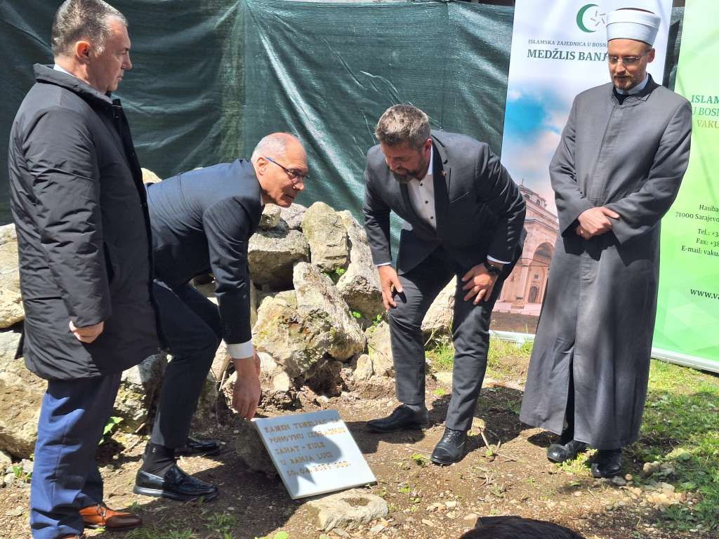 Položen kamen temeljac za ponovnu izgradnju Sahat-kule. Fena