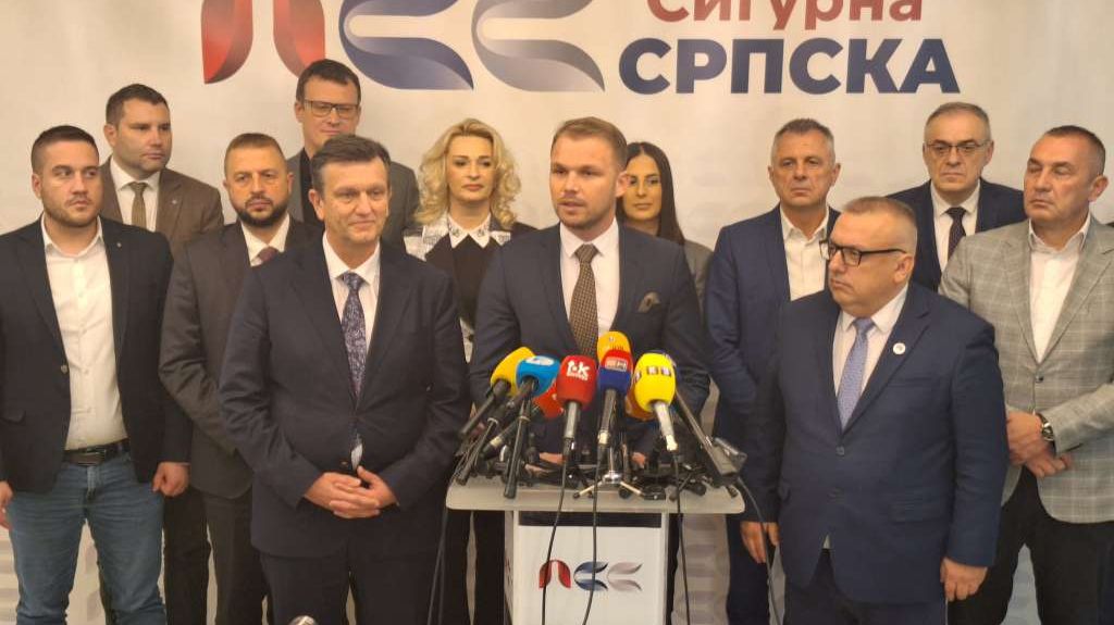 Opozicija u RS. Fena