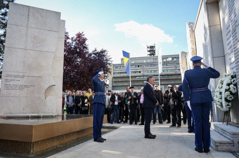 Komšić na obilježavanju 33. godišnjice 101. motorizirane brigade: “Očuvanje države i sjećanja je obaveza novih generacija”
