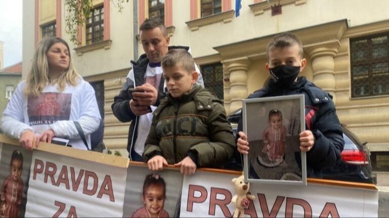 Porodica Džene Gadžun. A. Ovčina