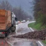 Saobraćaj obustavljen kod Maglaja, otežano na M-17 kod Nemile