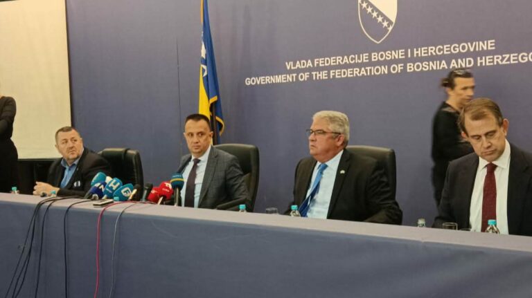 Konferencija za medije. Avaz