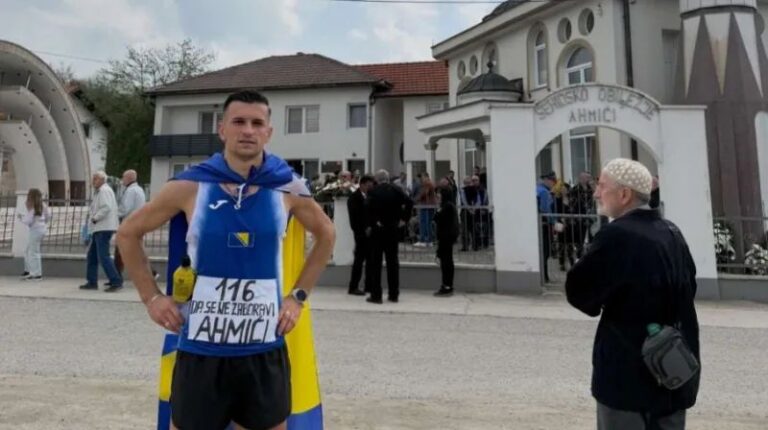 Reprezentativac BiH Abedin Mujezinović istrčao iz Zenice do Ahmića 23 kilometra u spomen na 116 žrtava