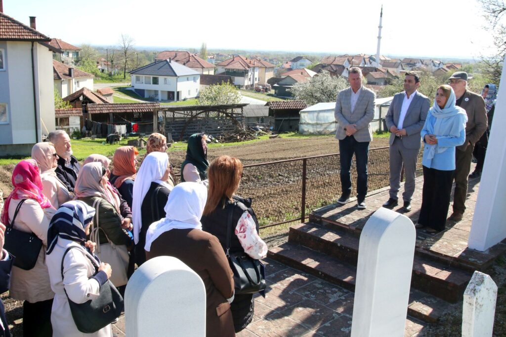 Završna faza mapiranja šehidskih mezarja na području TK (FOTO)