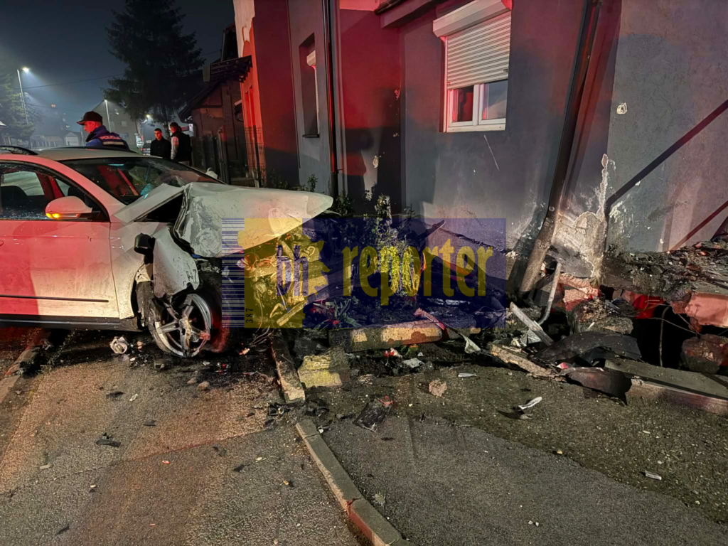 Krš i lom u Tuzli: Sudarila se dva vozila, jedna osoba povrijeđena