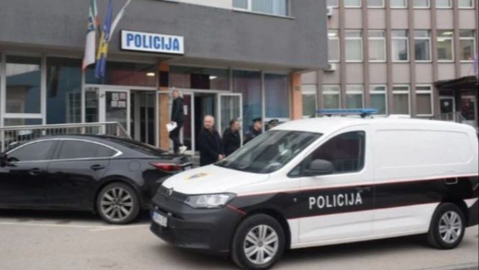 Haos u Kaknju: Muškarac nožem prijetio ljudima