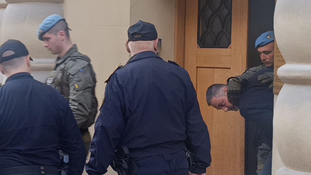 Ubica Tarik Prusac izveden iz Tužilaštva KS, ispitivanje trajalo 20-ak minuta