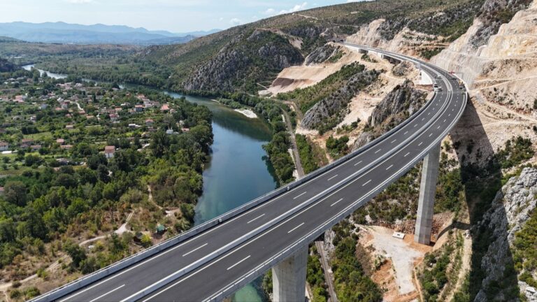 Most Hercegovina. Avaz
